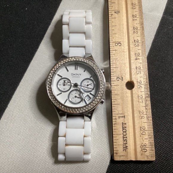 DKNY Women’s Watch White Silver-tone (NY-4985) - Picture 3 of 13